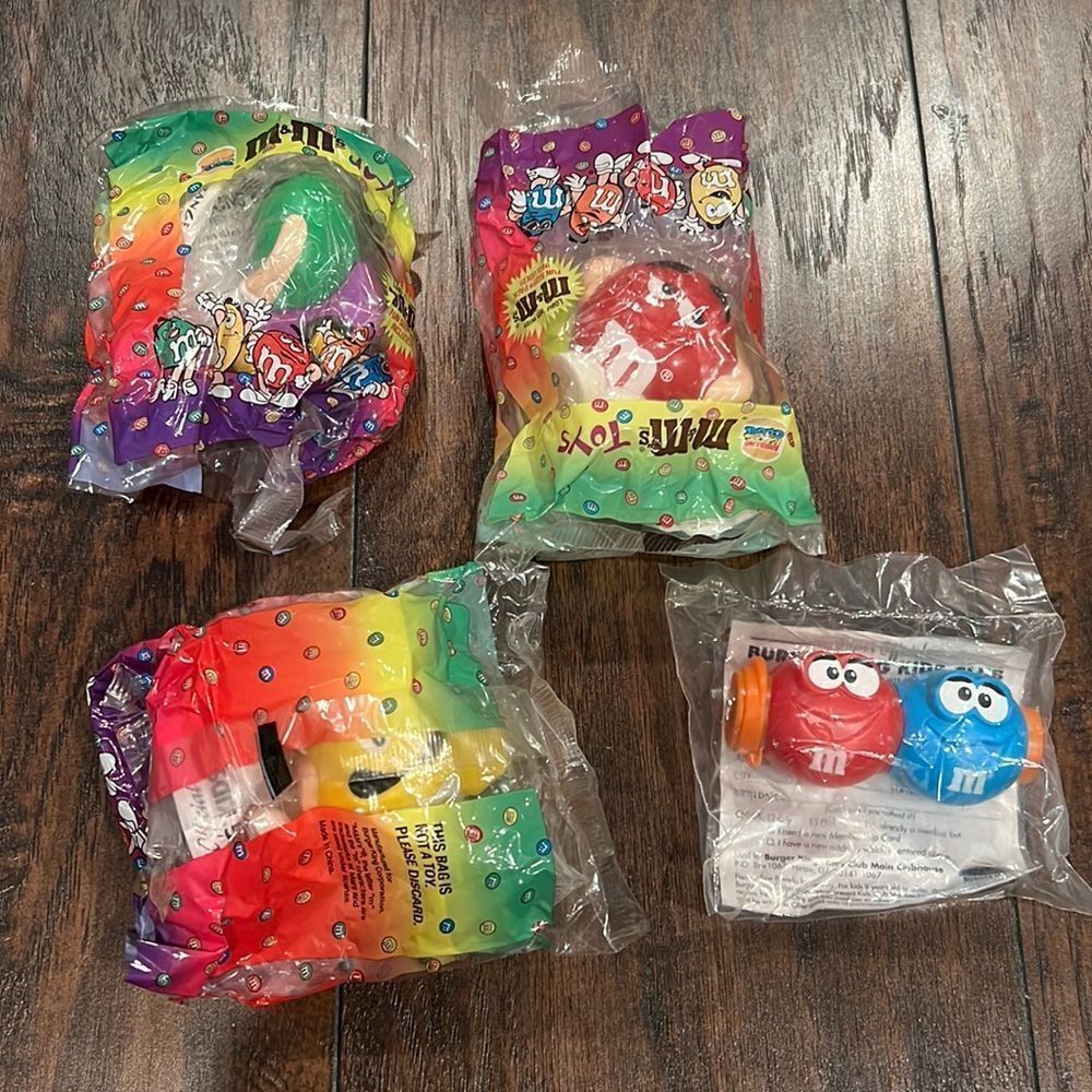 M&M’s Minis 1997 Burger King Kids Club bundle of‎ 4 new 1997 Burger King toys